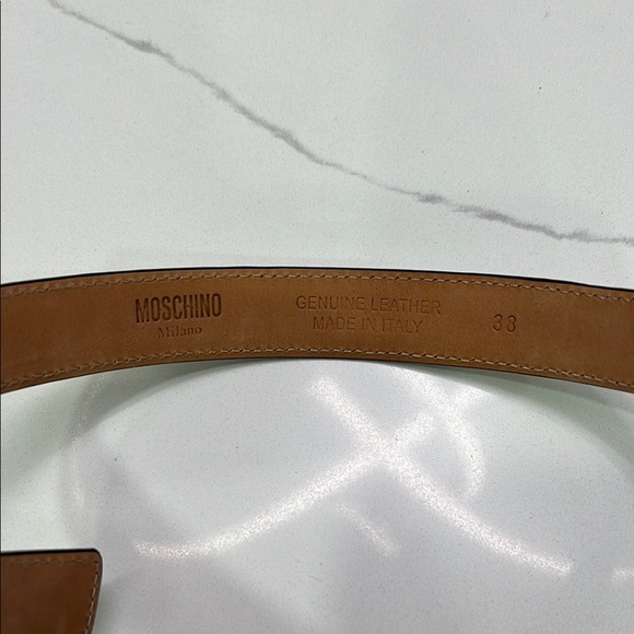 MOSCHINO Milano White Leather Belt with Gold Buckle - Picture 4 of 8